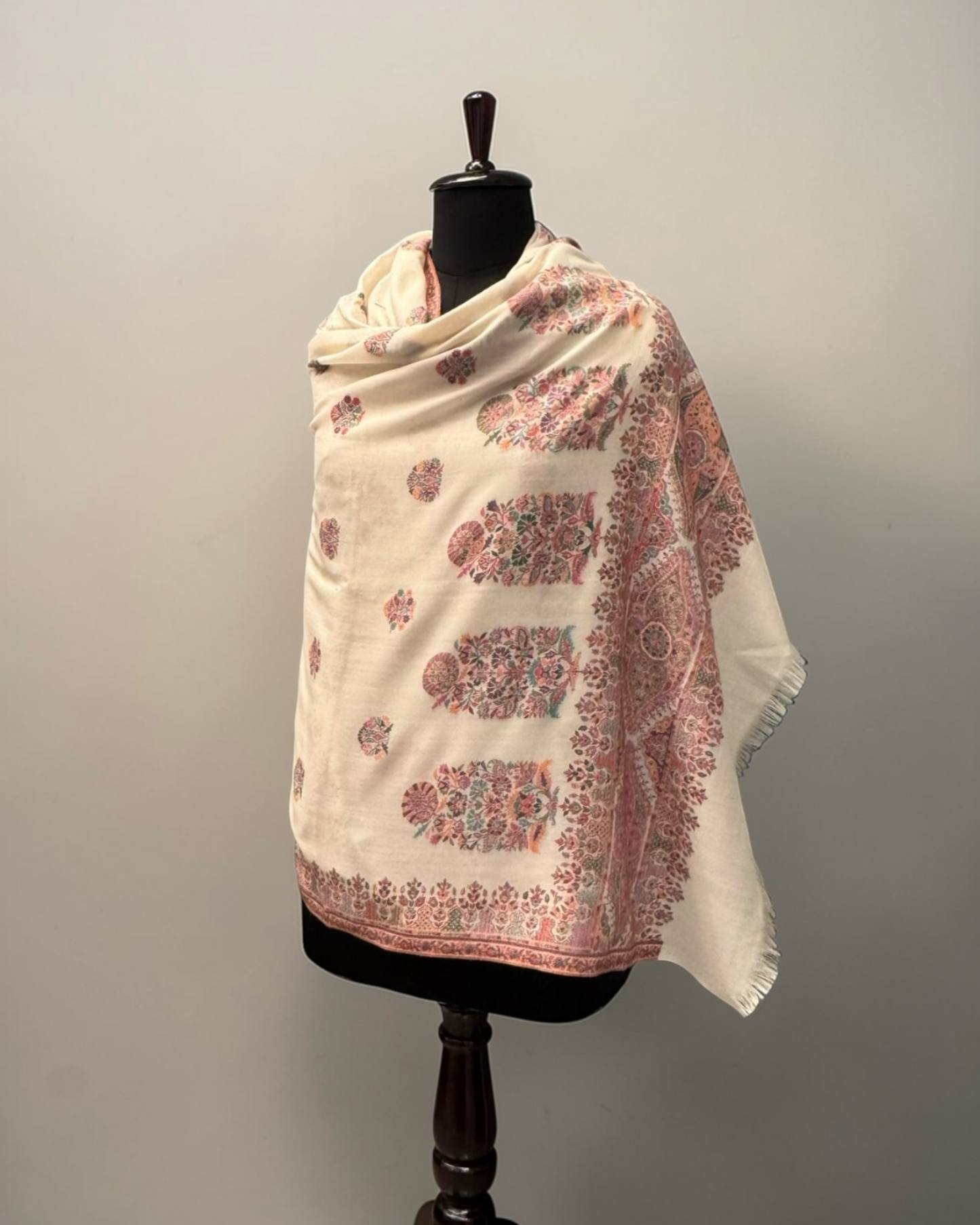 Cream Kani Pure Wool Shawl with Scattered Floral Butti